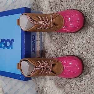 NEW IN BOX!! Girl's duck boots. SIZE 10. Pink/brown color combo.